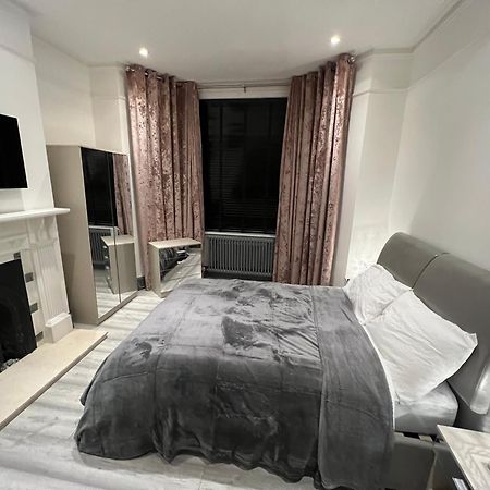 Urbanness Stays - Rooms With Stylish Comfort In The Heart Of London Borough of Croydon Exterior foto